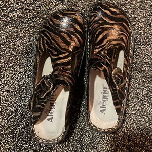 Algeria slip on shoes